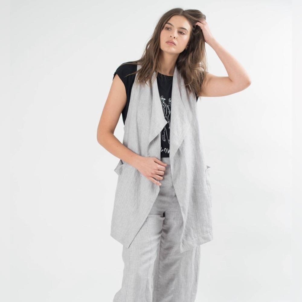 Ruti Dora Linen Drape Vest in Gray size XS/S